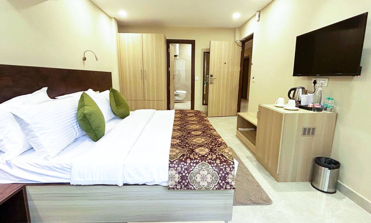 Kalkaji Hotel | Iris Suites Kalkaji