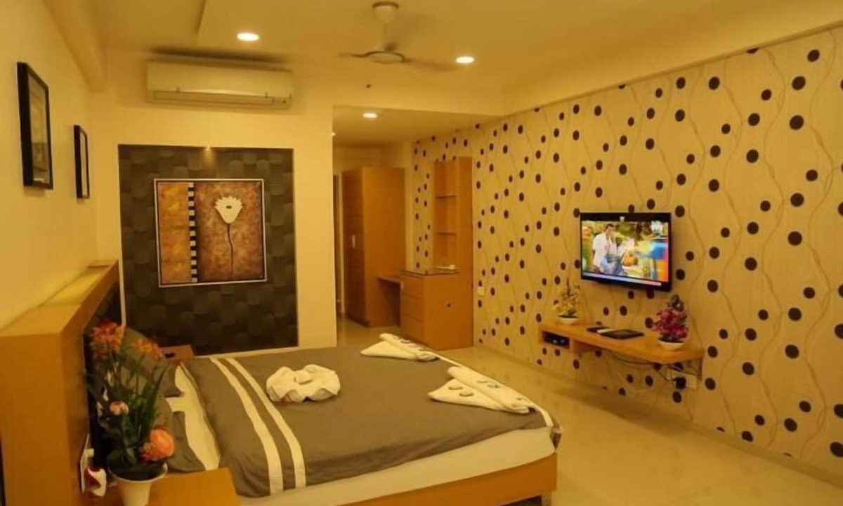 Bellary Hotel | iROOMZ Nakshatra-LR