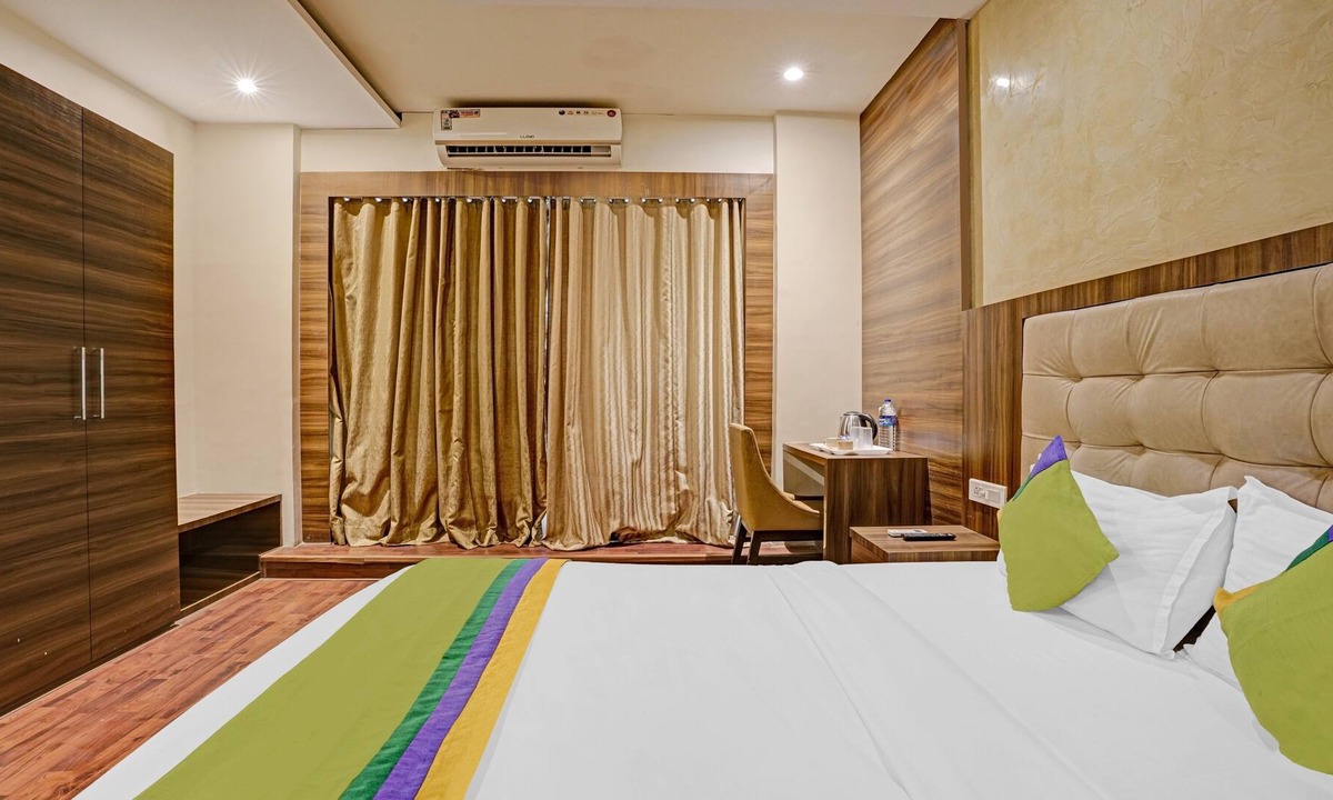 Kalina Hotel | Itsy By Treebo - BKC Mannat