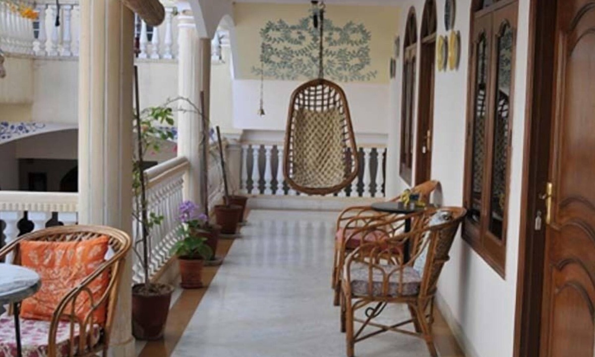 Bani Park Hotel | Jas Vilas