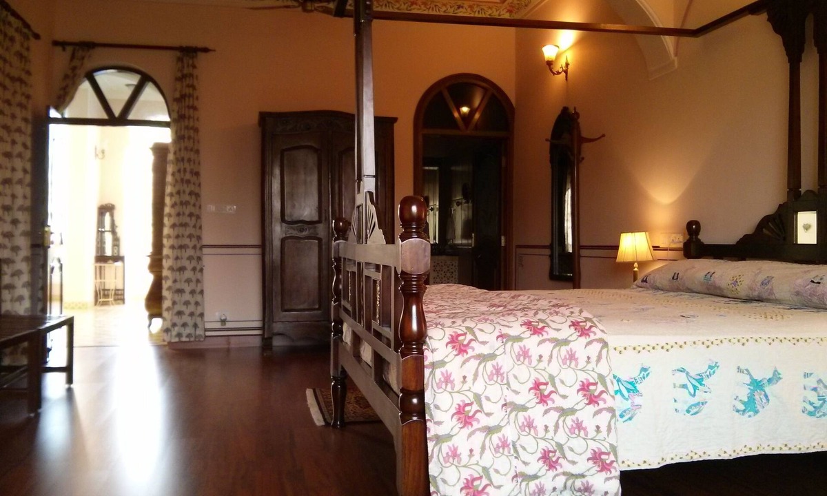 Bani Park Hotel | Jas Vilas
