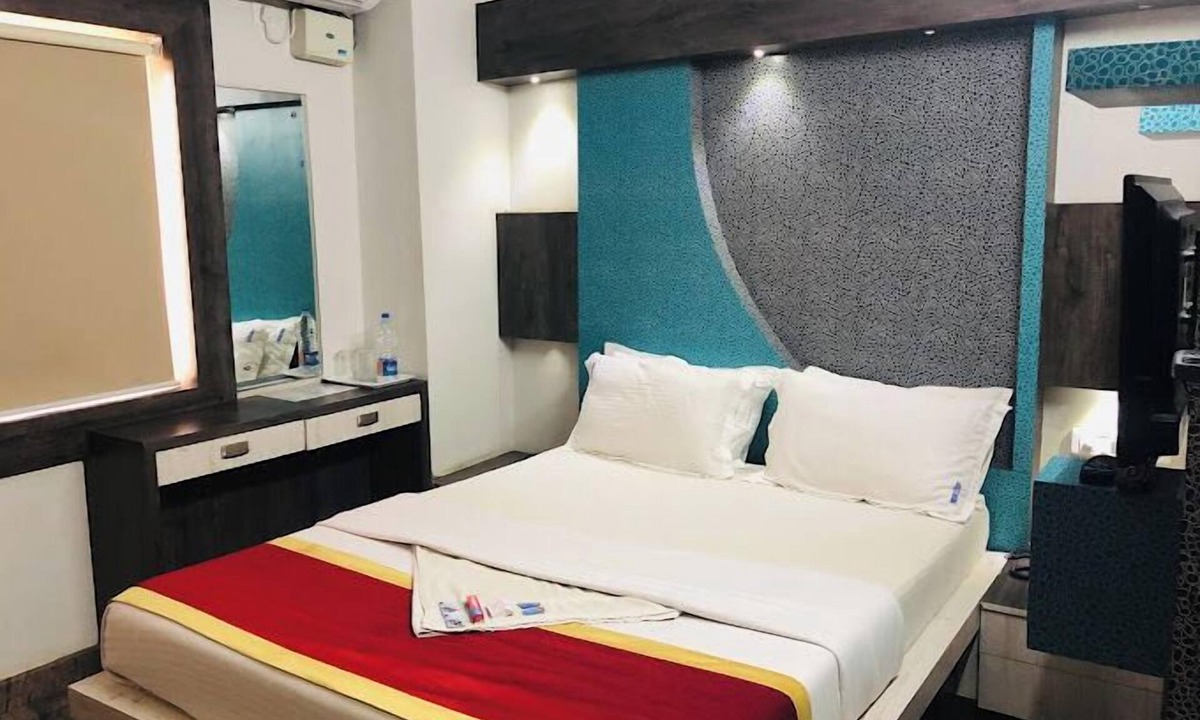 Bommasandra Hotel | Joy Lux Stay