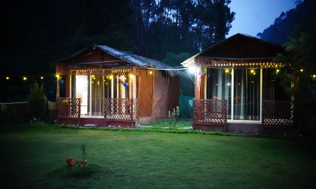 Kandaghat Hotel | Kainaat A Riverside Homestay