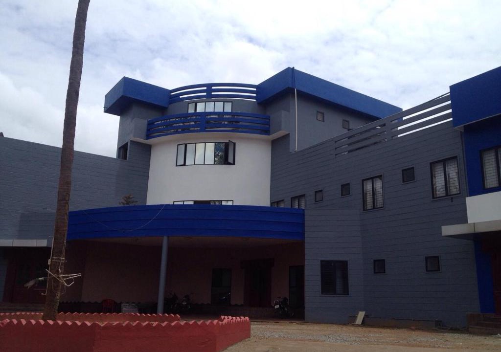 Irinjalakuda Hotel | Kallada Golden Hotel