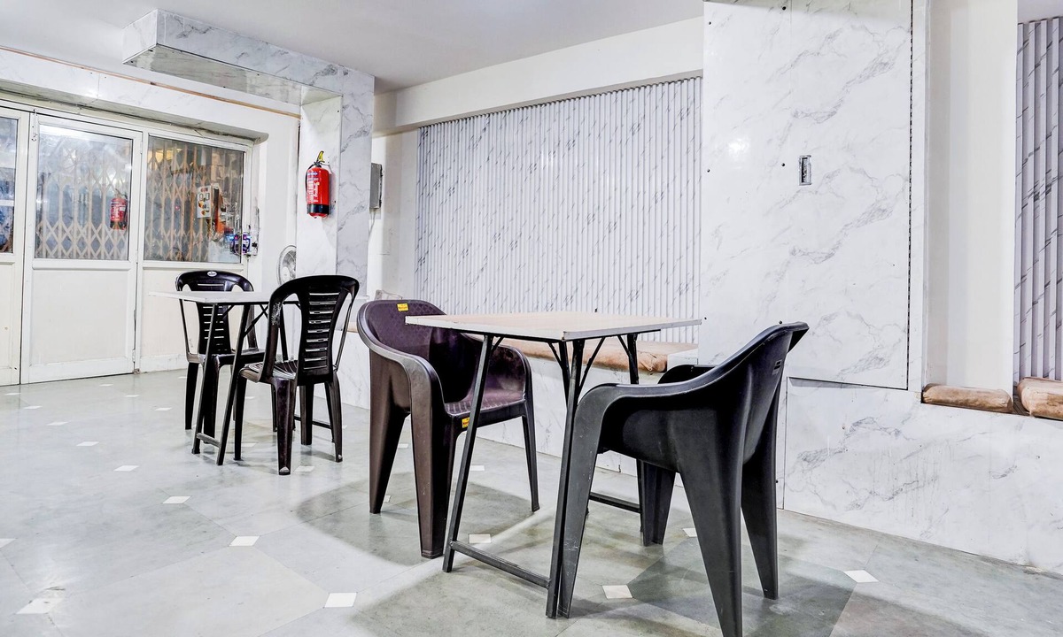 Pitampura Hotel | KINGS COURT HOTEL