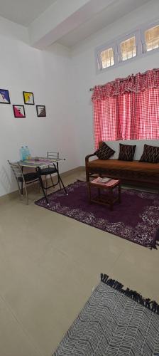 Sualkuchi Apartment | La Paloma