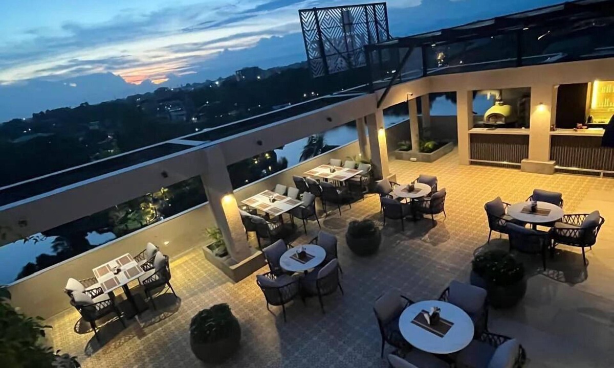 Tezpur Hotel | Lakeside Manor