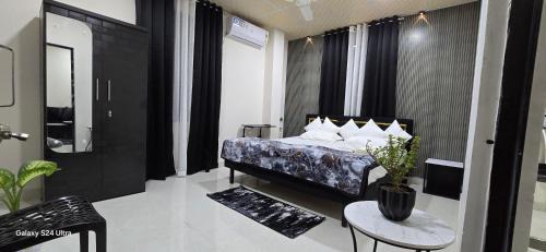 Beltola Cabin | Lavish Abode black & white