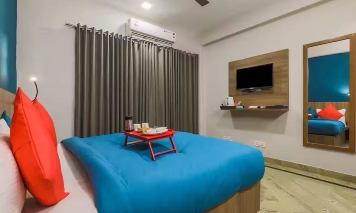 Gurugram Bed & Breakfast | Loginn Stays #2