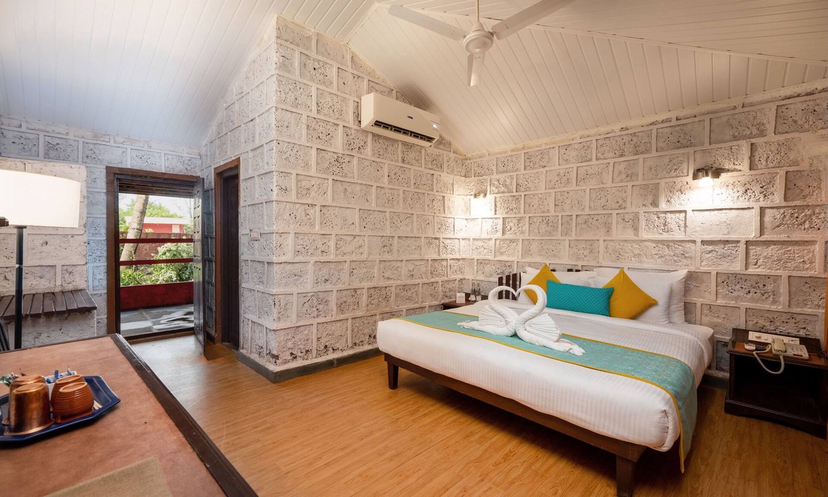 Murud-Harnai Hotel | Lotus an Eco Beach Resort Dapoli Murud