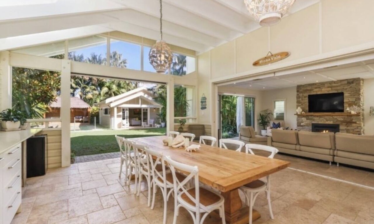 Mona Vale Apartment | Luxurious Beachside Oasis Sleeps 10