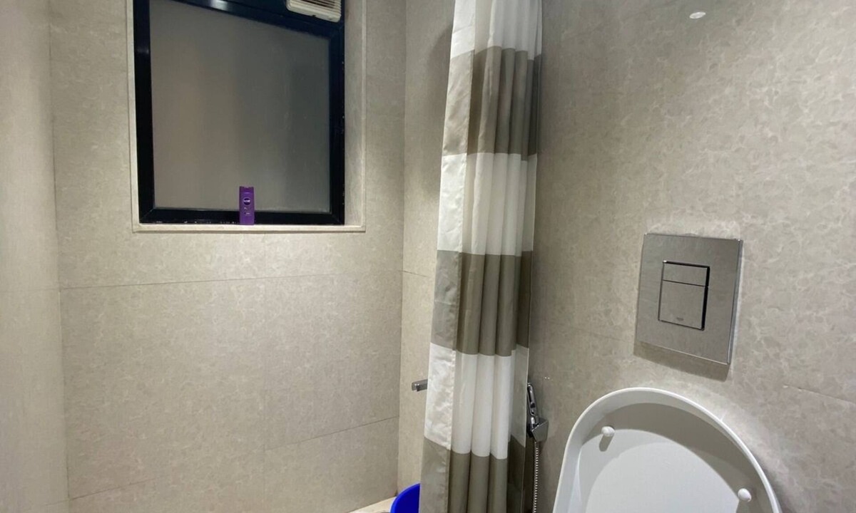 Santacruz West Apartment | Luxurious, Modern, Bliss in Bandra - unit 2
