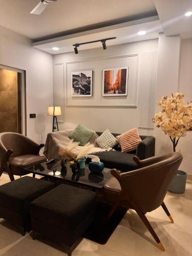 DLF Phase 3 Apartment | Luxury 1BHK Near Cyber City