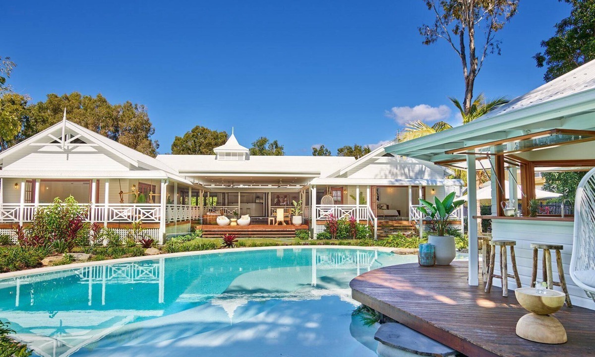 Kewarra Beach House | Luxury Beachfront Home | Cairns Northern Beaches