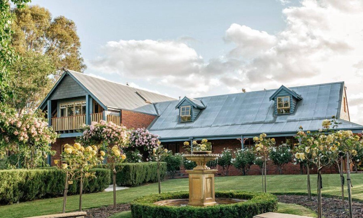 Macedon Cabin | Luxury Group Accommodation in the Macedon Ranges