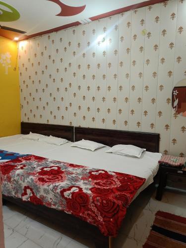 Faizabad House | Maa Janki guest house Near Ram Mandir Affordable Stay with AC Non AC Rooms