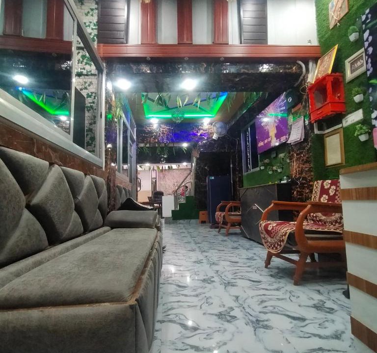 Varanasi House | Maa Vaishno Guest House