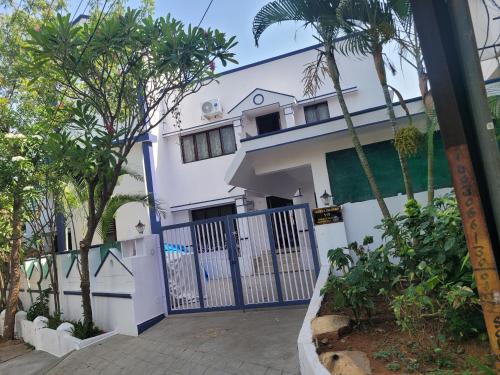 Hyderabad House | MAJESTIC MAHINDRA HILLS HEIGHTs-BR1