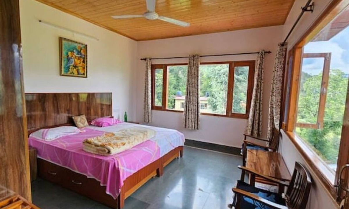 Shimla Apartment | Majestic view Modern comfort.