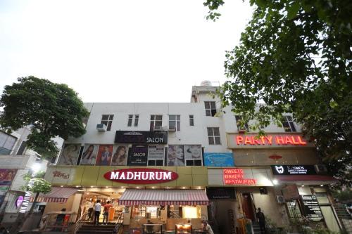Indirapuram Bed & Breakfast | Mannat Residency