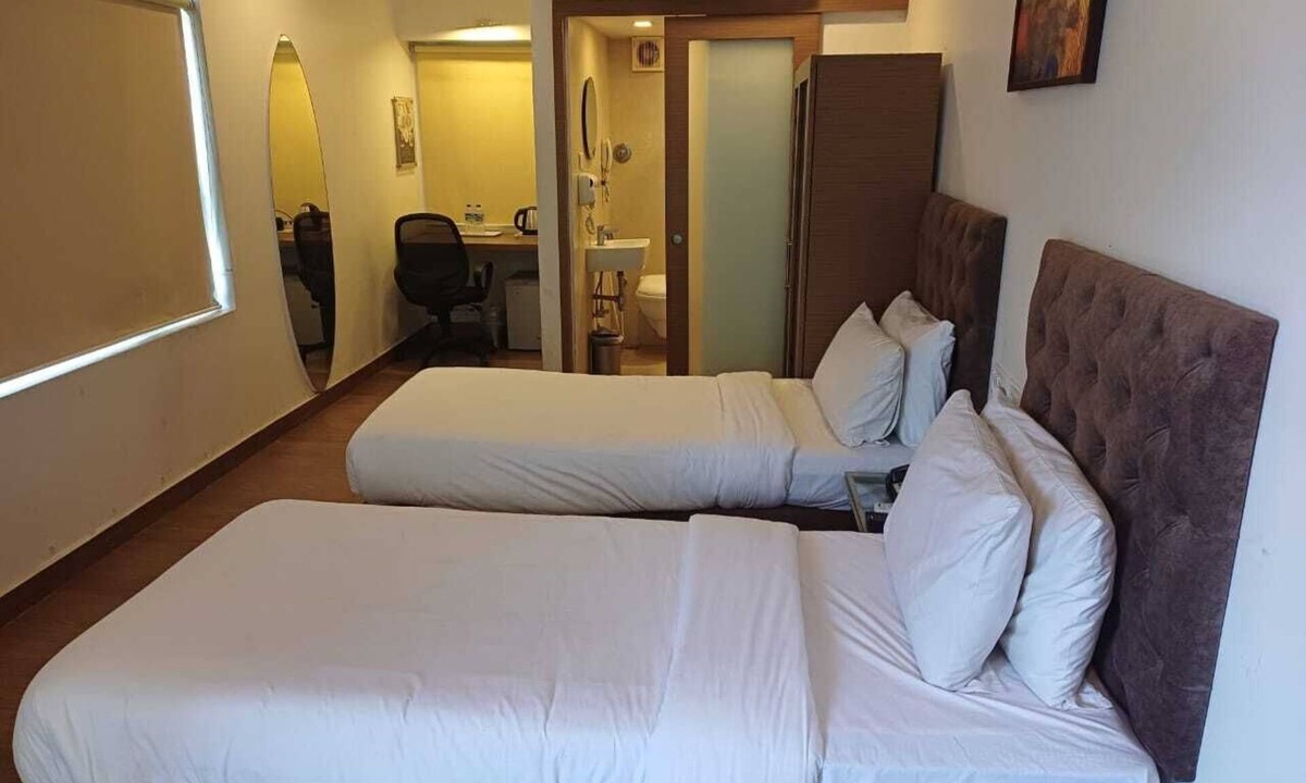 Egmore Hotel | Marina Inn