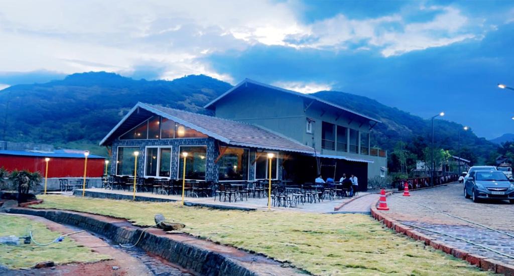 Atvan Hotel | Mastiff Grand La Villae