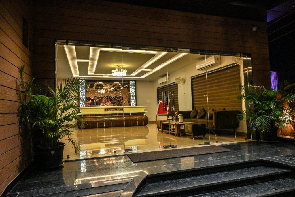 Mathura Hotel | MD FARMS AND RESORTS
