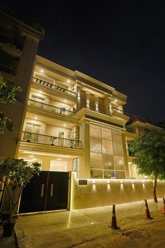 DLF Phase 3 Hotel | Millora Cyber Suites, DLF Phase 3