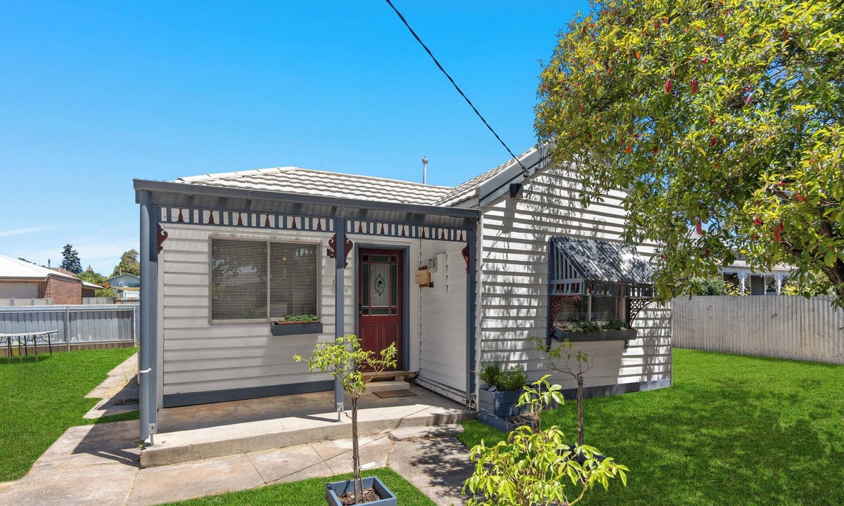 Ararat House | Miners Cottage on Barkly – Ararat
