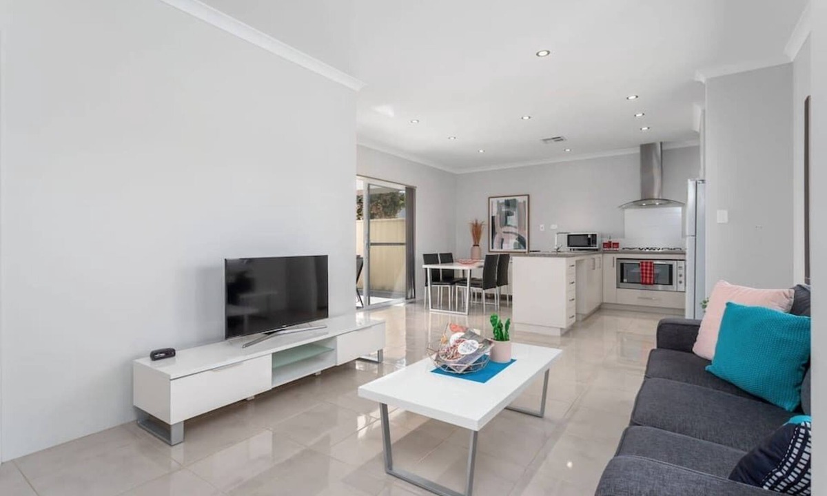 Ardross House | Minimalist Suburban Villa*Garden City*Family Friendly*