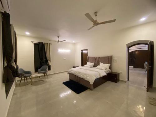 New Delhi House | Mitron Farms