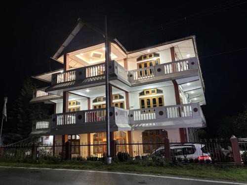 Bomdila House | Mon Homestay