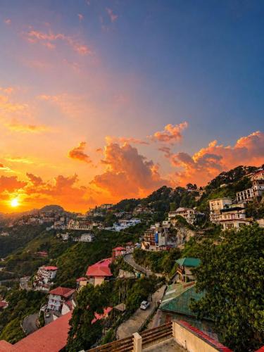 The Mall Road Apartment | Mystic Stays 2BHK Royal Orchid Resort Mussoorie