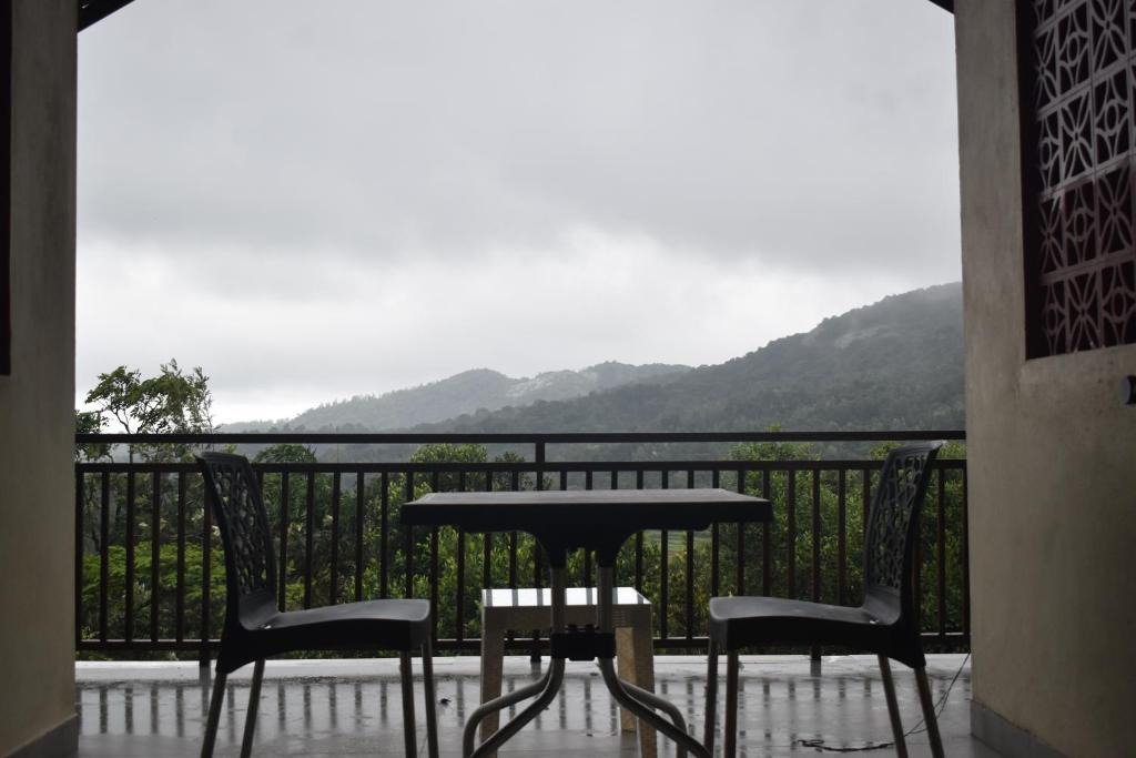 Somvarpet House | Naisarga hill view homestay