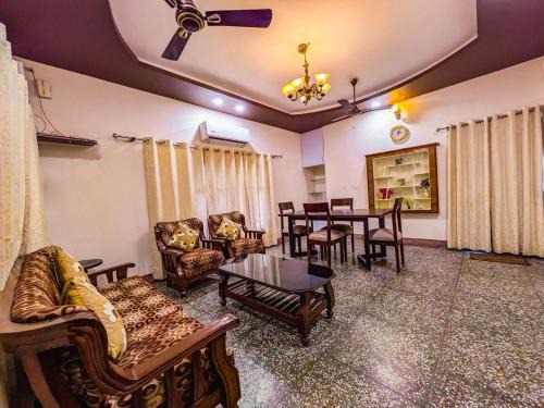 Bullawala Villa | Nature Nest - 3BR Peaceful Dehradun by Homeyhuts