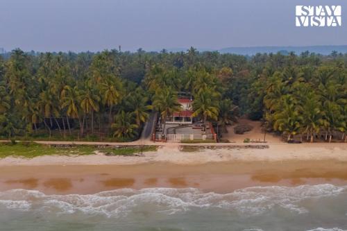 Devbag Villa | Nautical Nook by VEO, StayVista - 4BHK Pet-Friendly Beach-View Villa