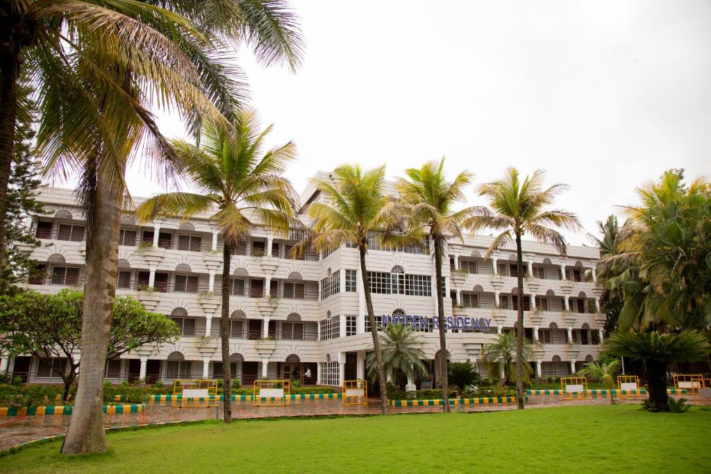 Hubli Hotel | Naveen Residency