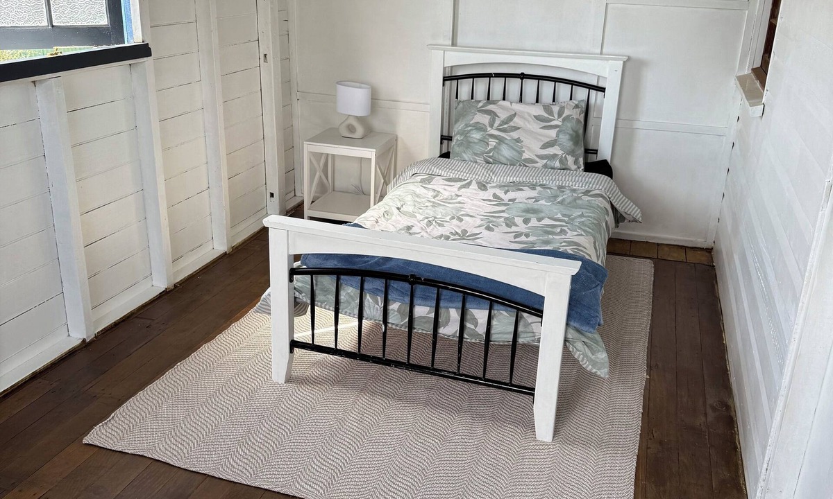 Mareeba House | neat and tidy historical workers cottage