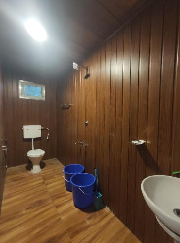 Anaviratty House | Nest Home Stay