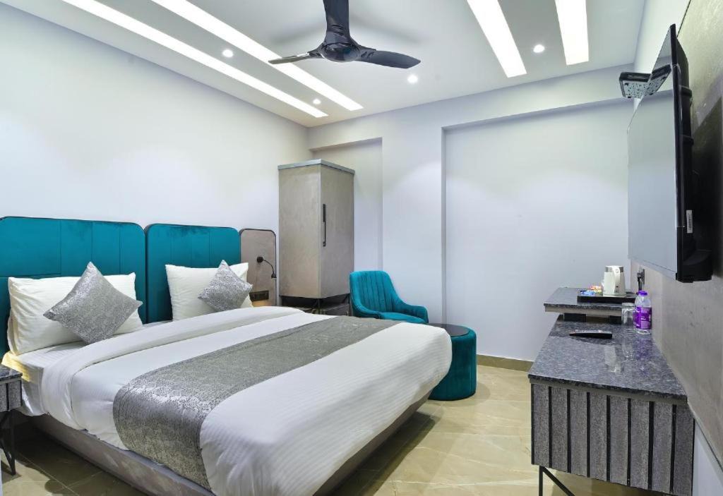 Paharganj Cabin | New Comfort Stay 2 Mints Walking Distance From New Delhi Railway Station