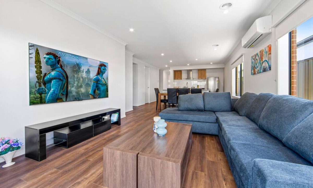 Mickleham House | New Luxury Home Perfect for Families & WorkStays