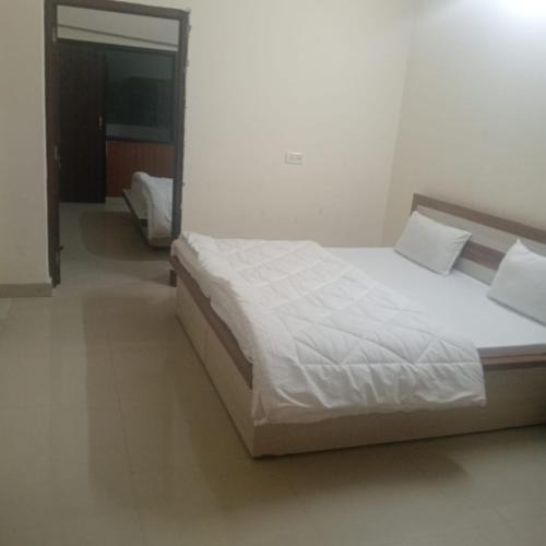 Shyamkhet Hotel | New Vybent Hotel Kainchi Dham