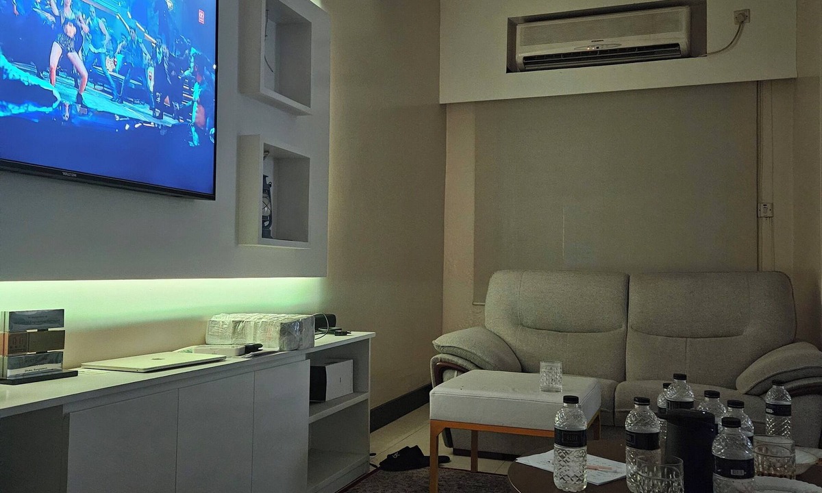 Kafrul Condo | Nice 3-bedroom condo with AC in vibrant Dhaka