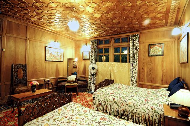 Nagin Bagh Hotel | Nigeen Beauty Houseboats