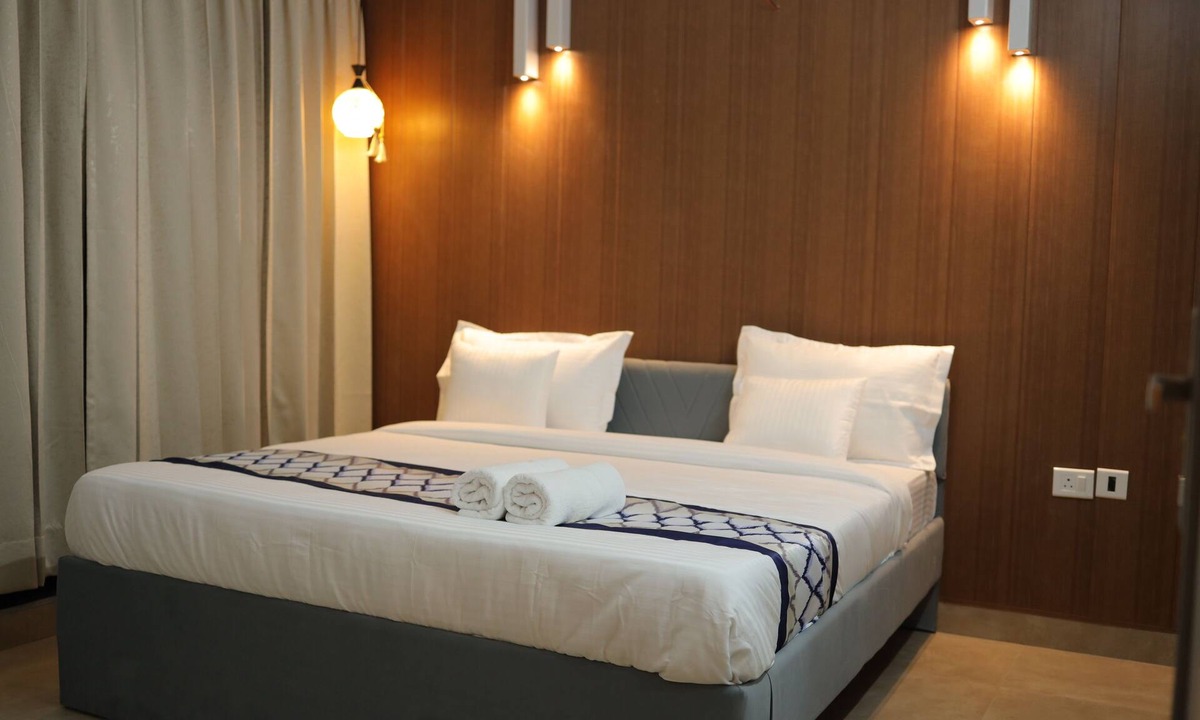 Noida Hotel | Nimantrana