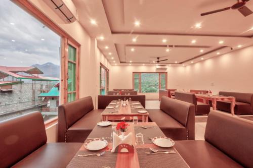 Bhuntar Hotel | NKM Stays