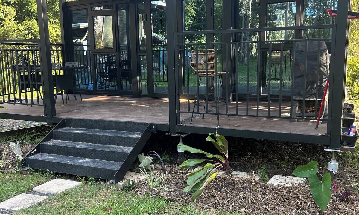 Doonan House | Noosa rural retreat. Private little unit 10 minutes to Hastings st