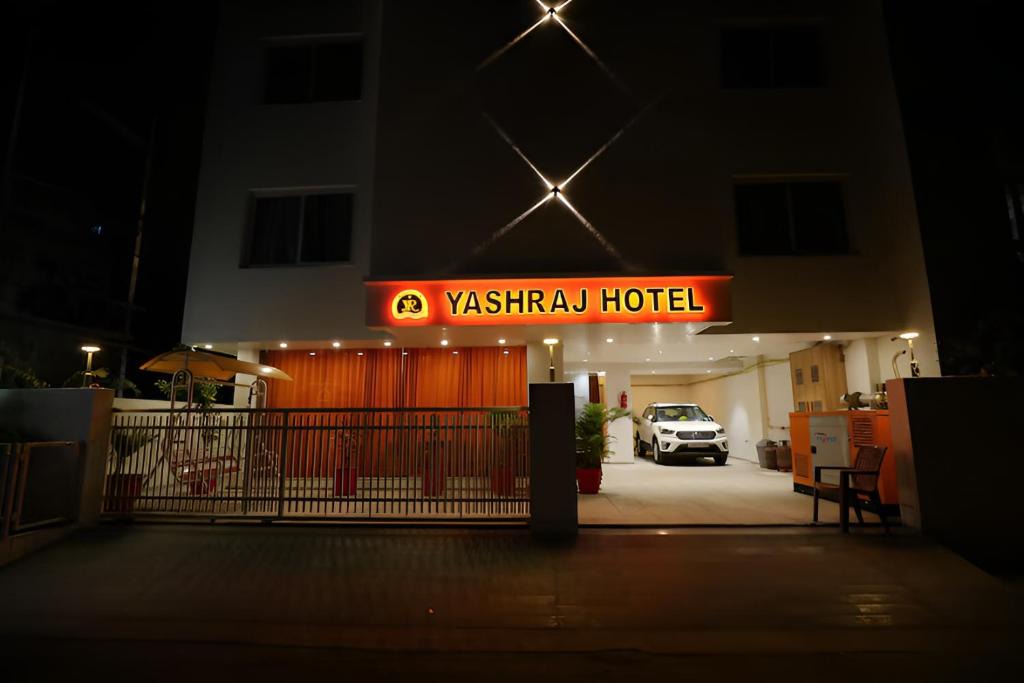 Rajkot Hotel | Nova Yashraj Hotel