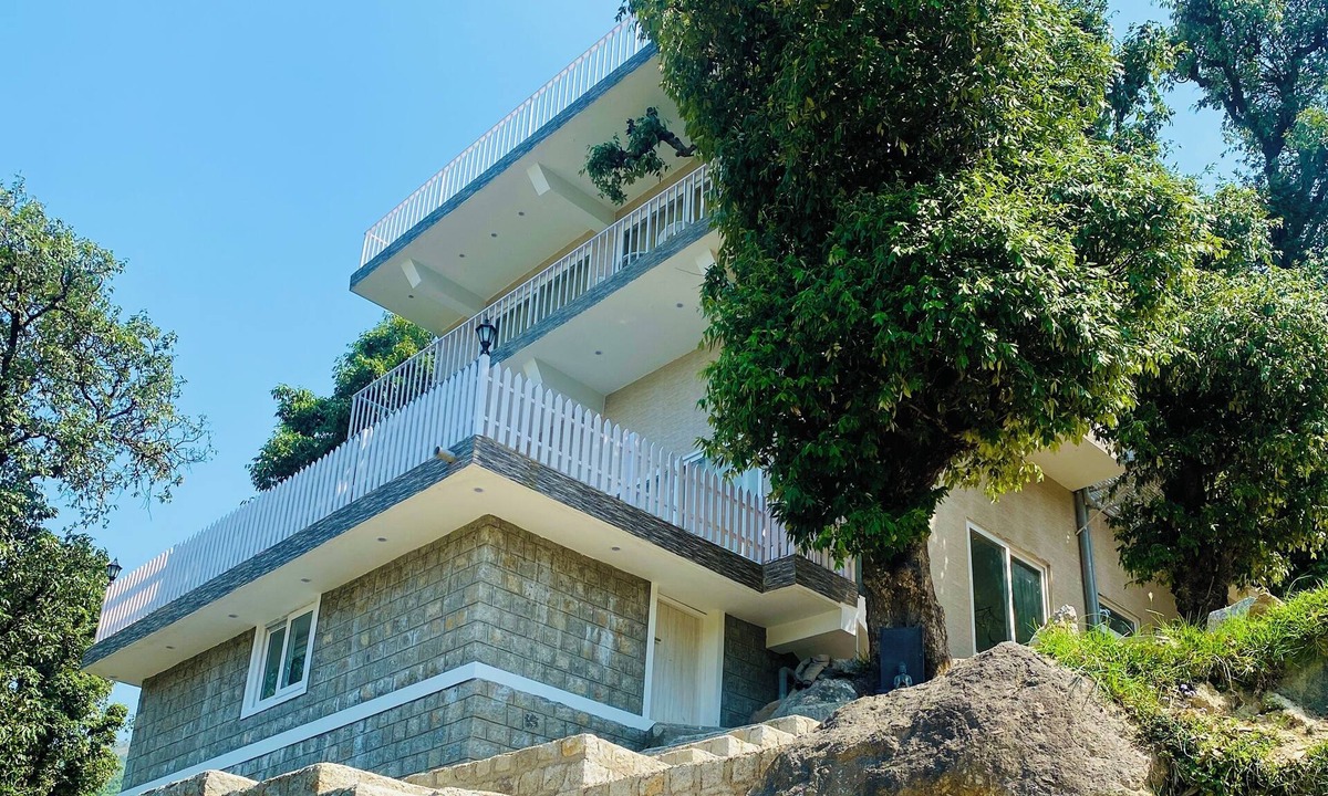Sidhpur Villa | Oak by the River - Luxury villa in the serene outskirts of Dharamshala/Mcleod