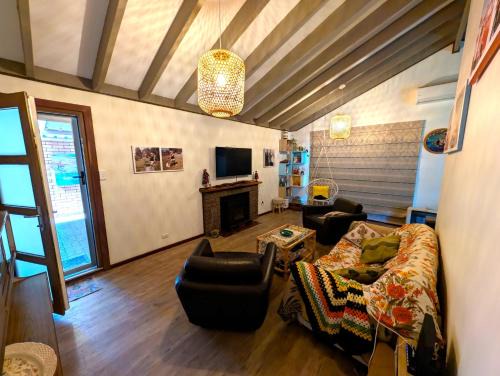 Withers House | Ocean Drive Home: 3 bedroom 70s-inspired… - 19110